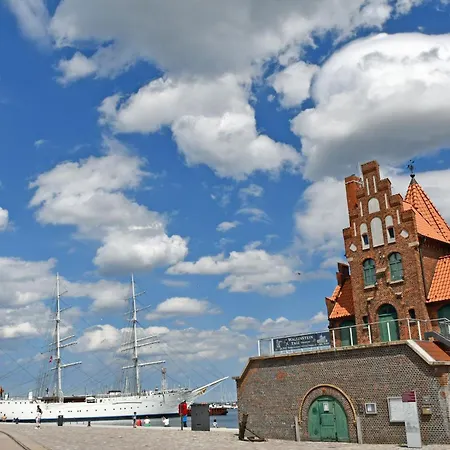 Ruhig Gelegene Mit Terrasse Nahe Dem Strelasund Appartement Franken Vorstadt