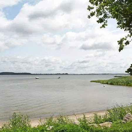 Ruhig Gelegene Mit Terrasse Nahe Dem Strelasund *