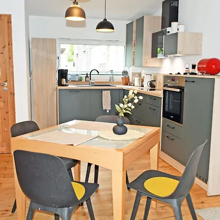 Ruhig Gelegene Mit Terrasse Nahe Dem Strelasund